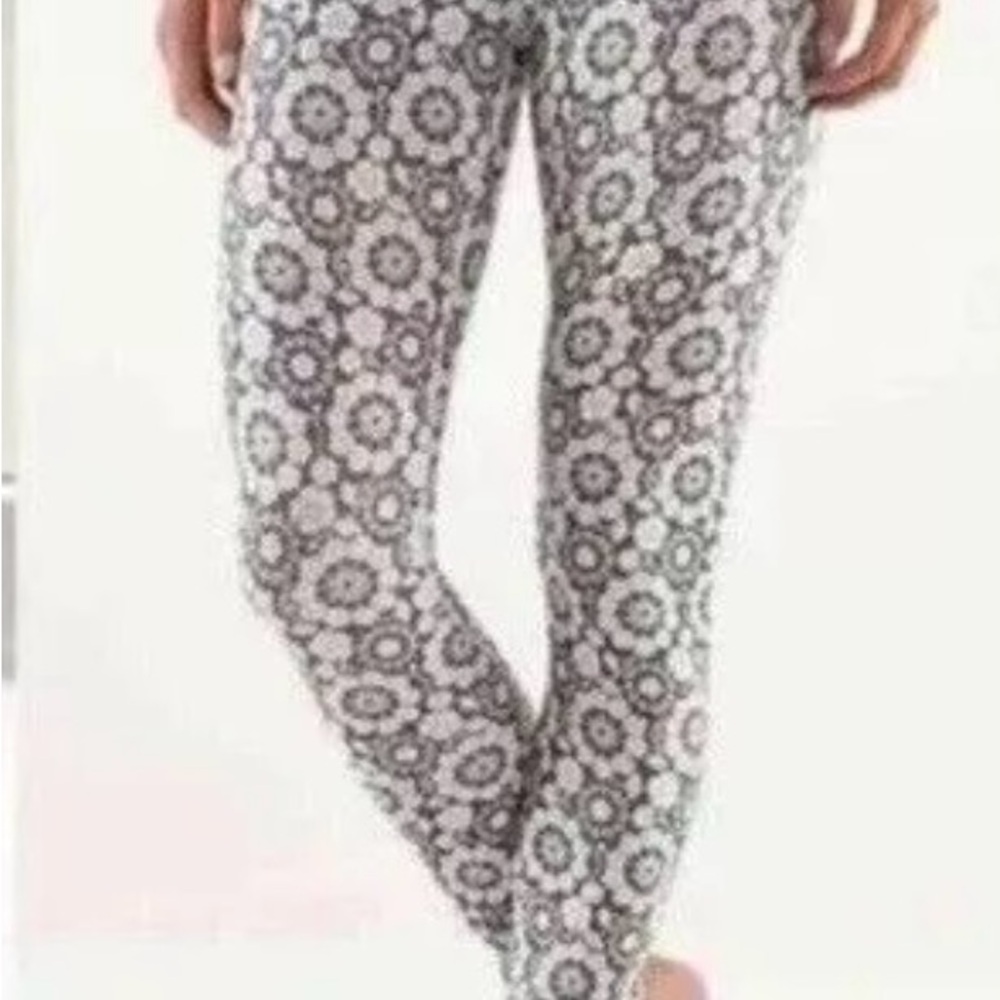 Lululemon Athletica Wunder Under Twiggy Floral Nimbus